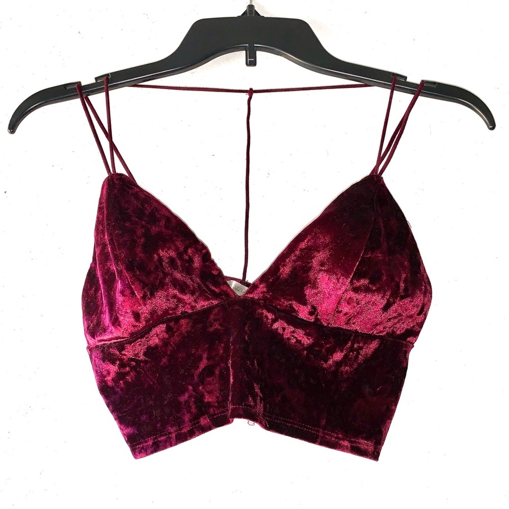 Velvet crop top✨